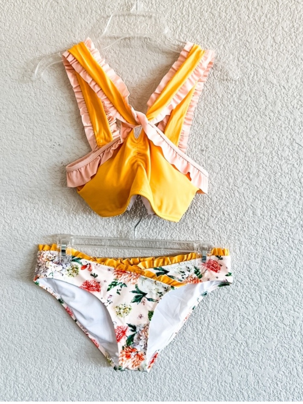 Cupshe Yellow Ruffle Crossback Bikini Top with Floral Bikini Bottom